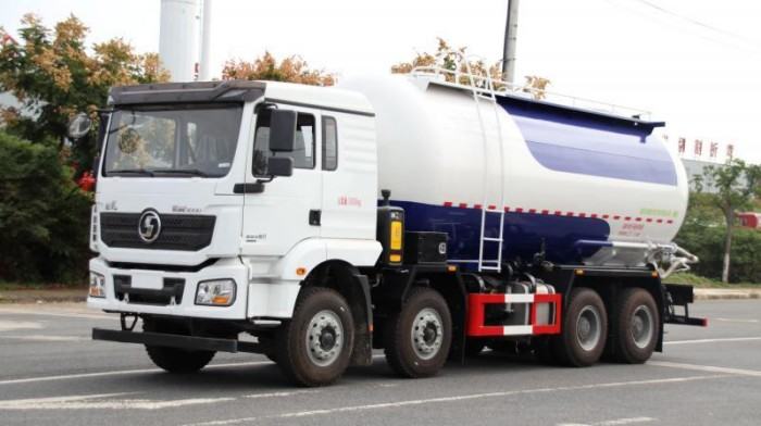 SHACMAN 8X4 Lifted Bulk Cement Truck