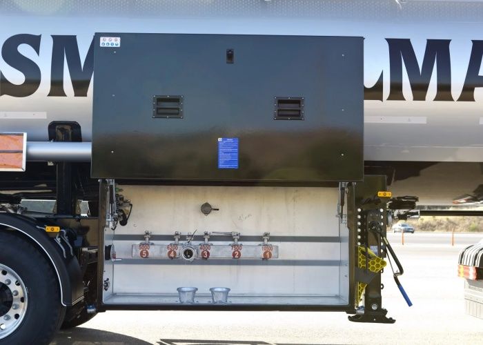 Class 8 Chemical Tank Semi-trailer