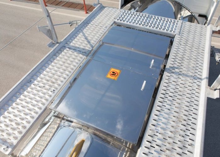 Insulated Chemical Tanker Semi Trailer