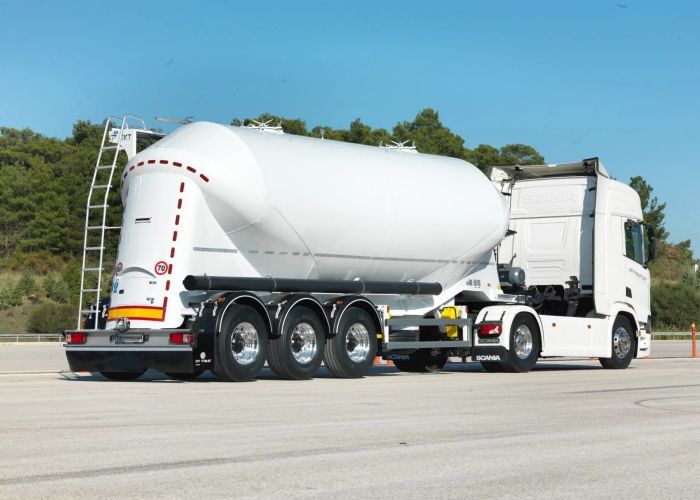W-type bulk flour tank semi-trailer