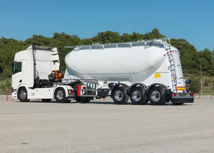 W-type bulk flour tank semi-trailer