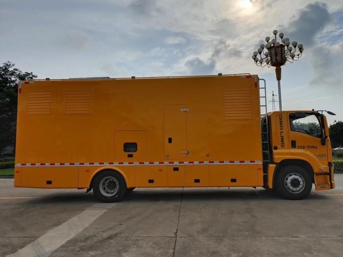 ISUZU Mobile Generator Truck      