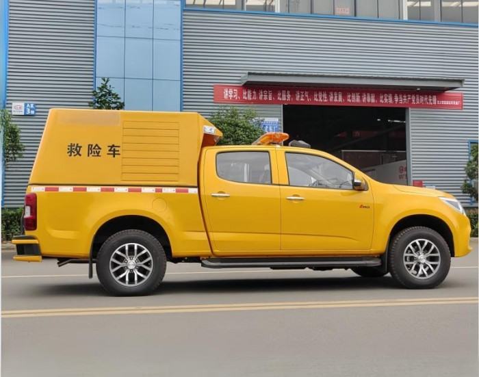 Communication repair and rescue vehicle